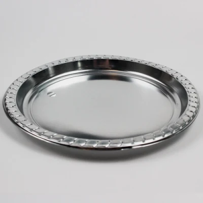 Одноразовая обеденная тарелка из серебристого пластика круглая 227мм.